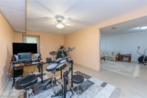 3443 W Britton Road Burbank OH 44214
