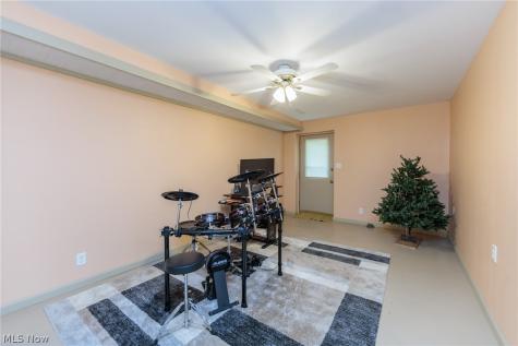 3443 W Britton Road Burbank OH 44214