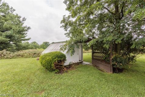 3443 W Britton Road Burbank OH 44214