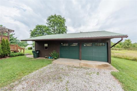 3443 W Britton Road Burbank OH 44214