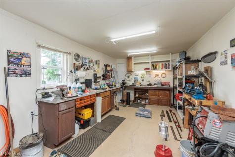 3443 W Britton Road Burbank OH 44214