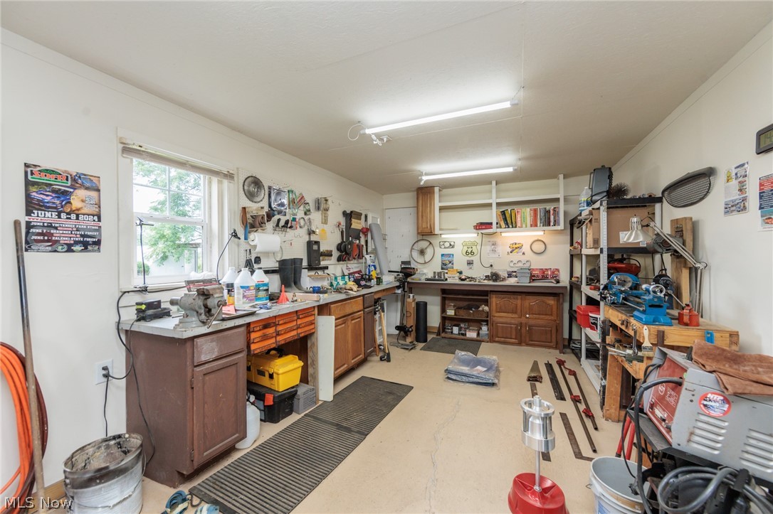 3443 W Britton Road Burbank OH 44214