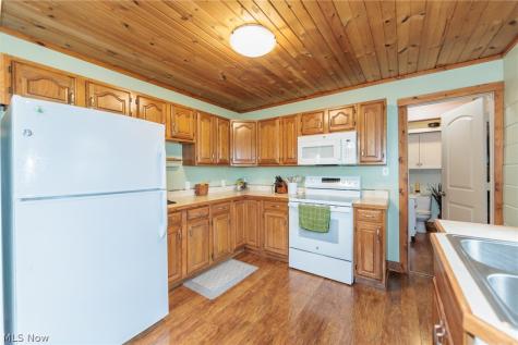 3443 W Britton Road Burbank OH 44214