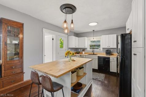 1605 Warren Road Lakewood OH 44107