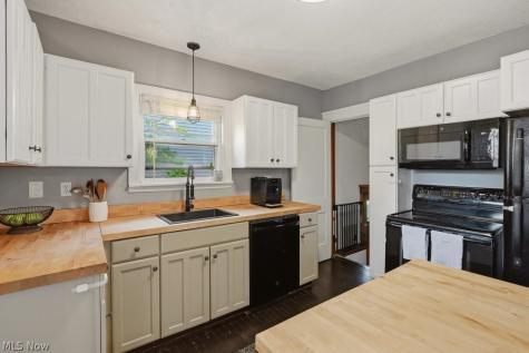 1605 Warren Road Lakewood OH 44107