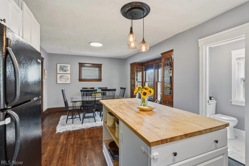1605 Warren Road Lakewood OH 44107