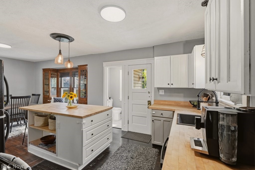 1605 Warren Road Lakewood OH 44107