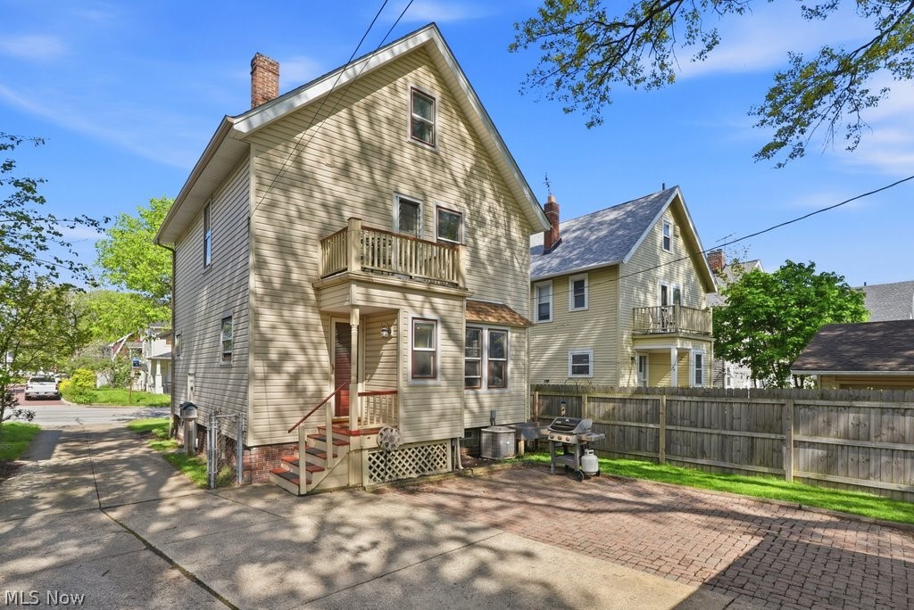 1605 Warren Road Lakewood OH 44107