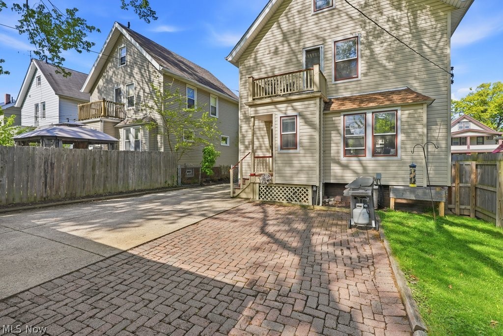 1605 Warren Road Lakewood OH 44107