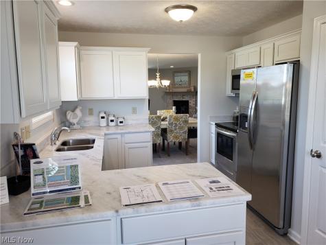 102 Stonecrest Trail Elyria OH 44035