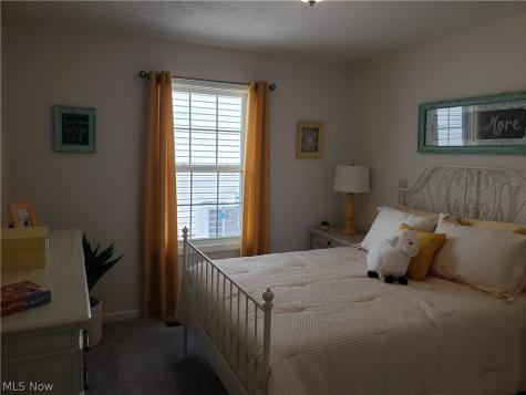 102 Stonecrest Trail Elyria OH 44035