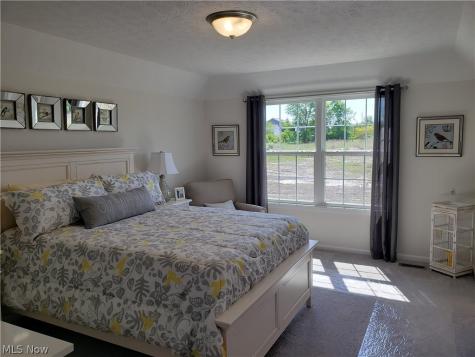 102 Stonecrest Trail Elyria OH 44035