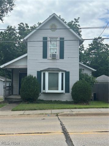 239 S Huntington Medina OH 44256