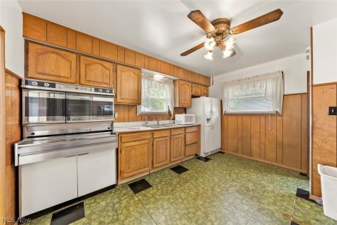 14577 N Gallatin Boulevard Brook Park OH 44142