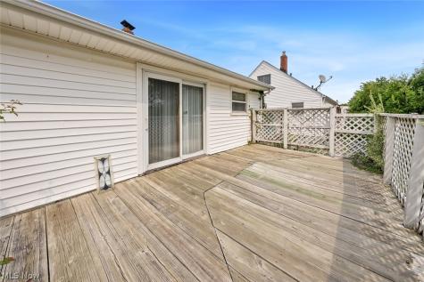 14577 N Gallatin Boulevard Brook Park OH 44142