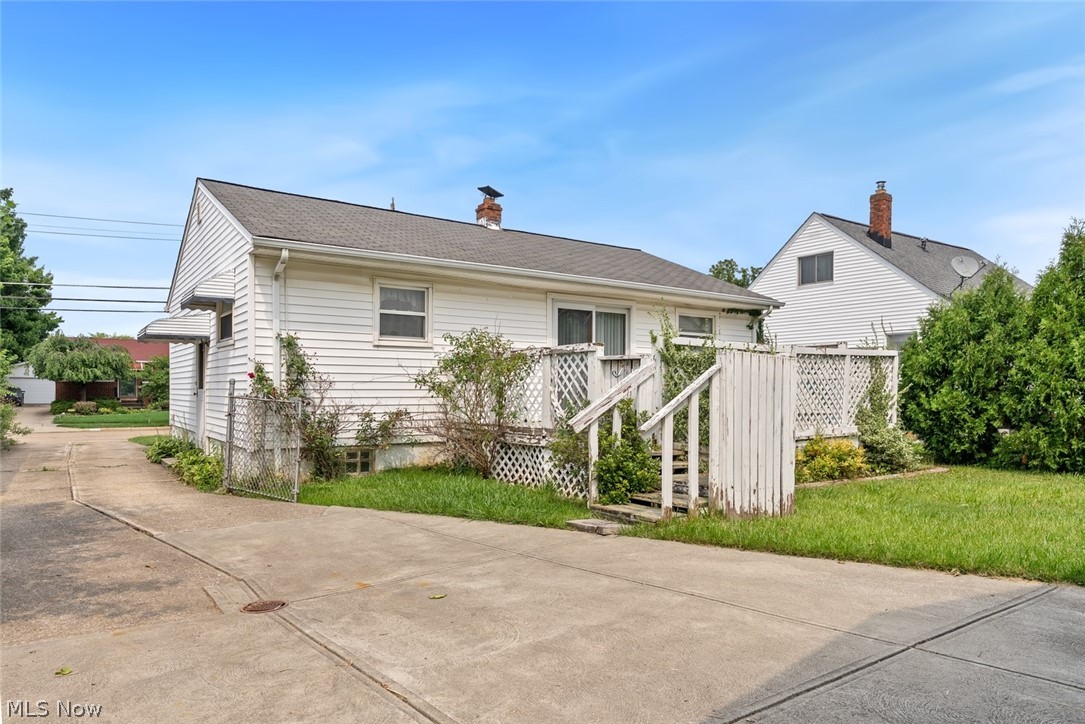 14577 N Gallatin Boulevard Brook Park OH 44142