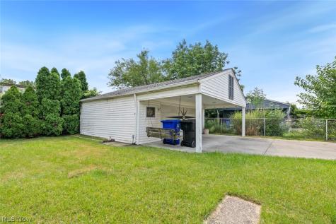14577 N Gallatin Boulevard Brook Park OH 44142