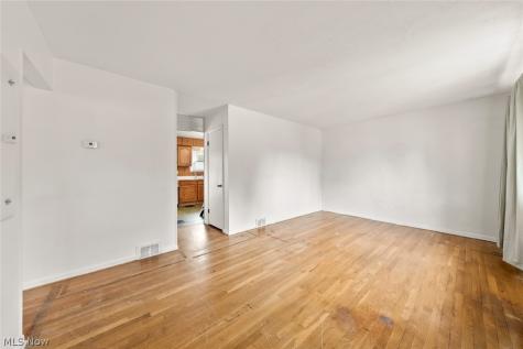 14577 N Gallatin Boulevard Brook Park OH 44142