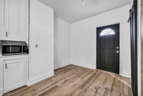 6923 Fullerton Avenue Cleveland OH 44105