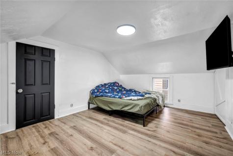 6923 Fullerton Avenue Cleveland OH 44105