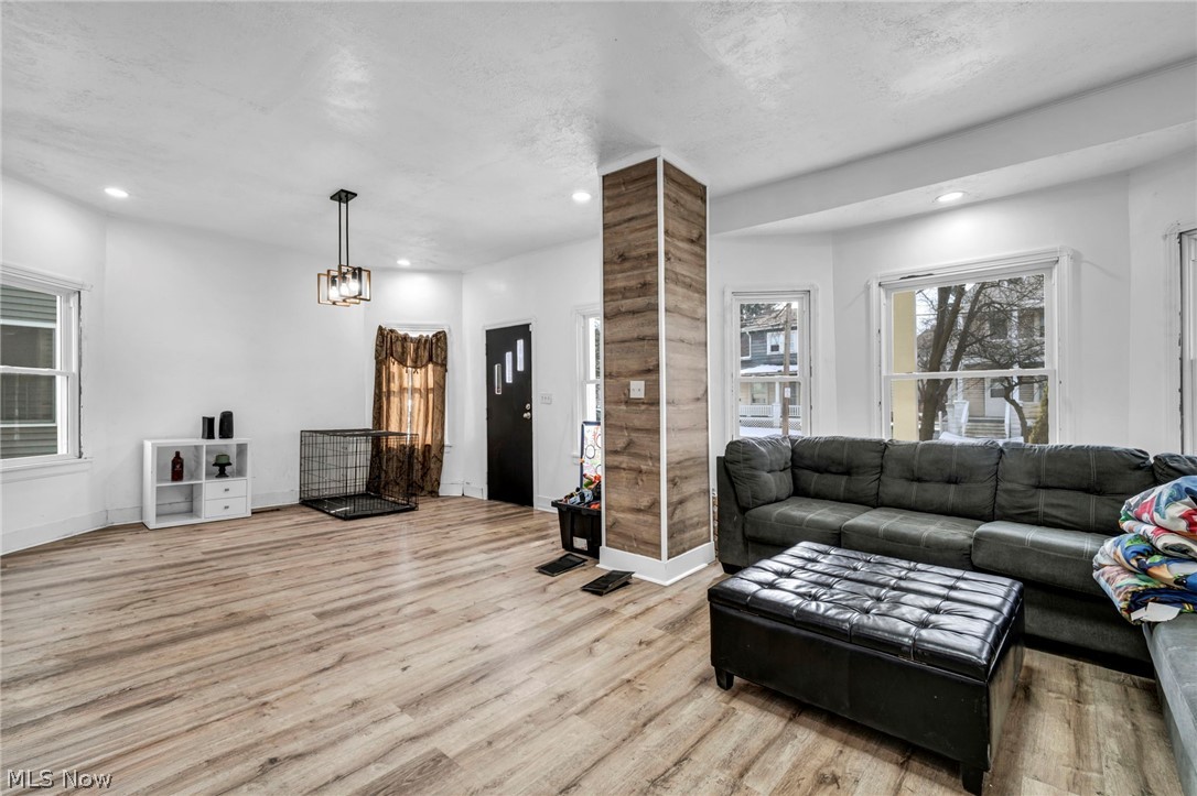 6923 Fullerton Avenue Cleveland OH 44105