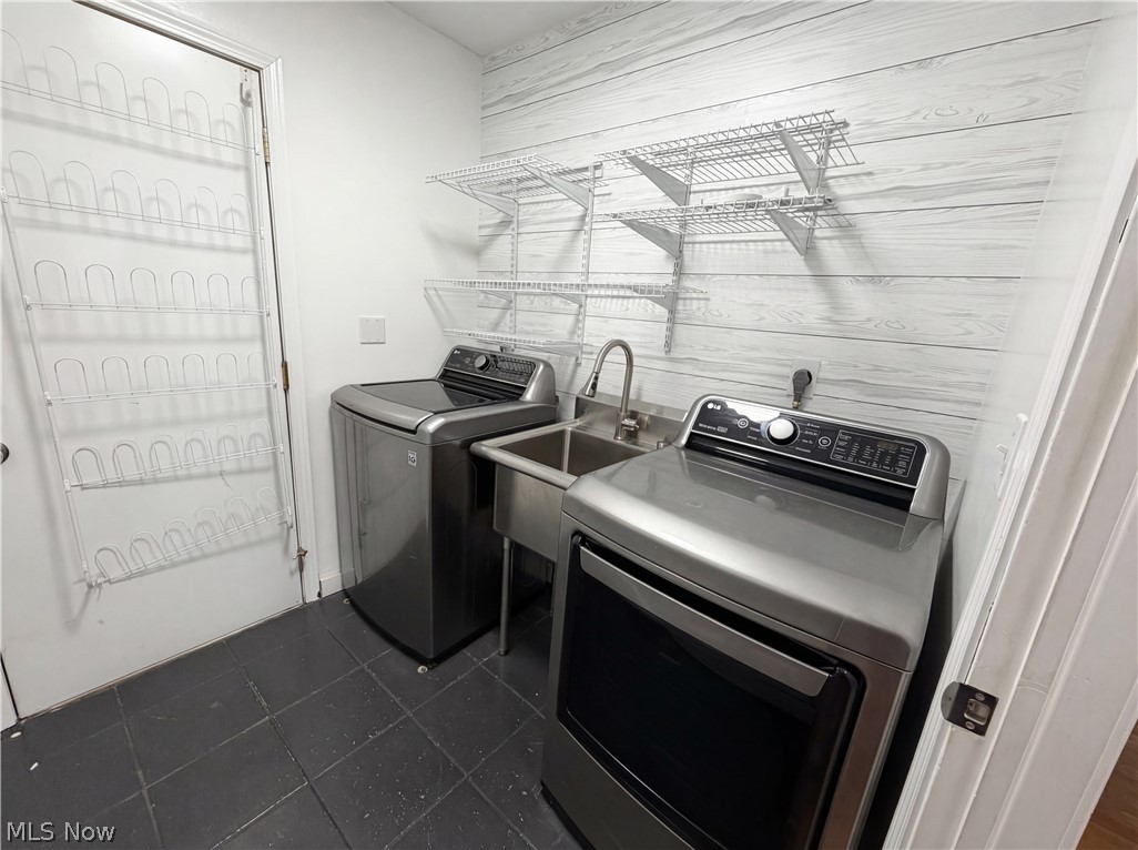 7049 Woodland Avenue Chagrin Falls OH 44023
