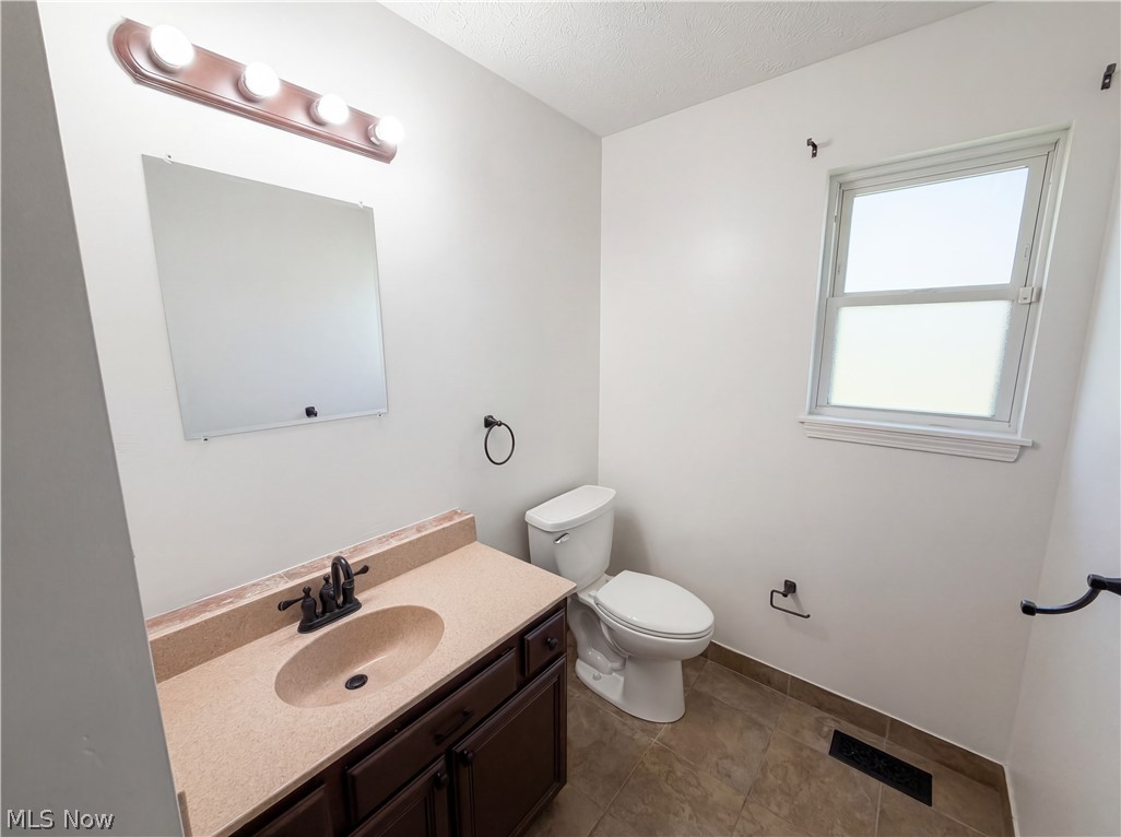 7049 Woodland Avenue Chagrin Falls OH 44023