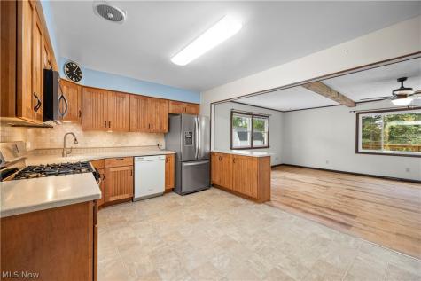 795 Tarry Lane Amherst OH 44001