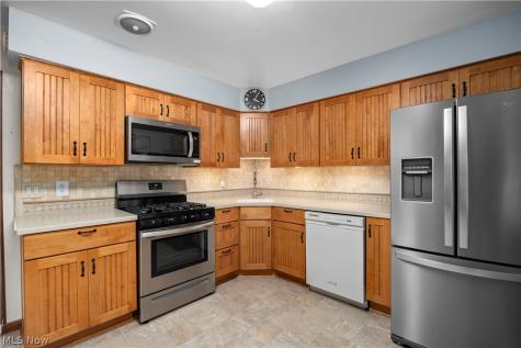 795 Tarry Lane Amherst OH 44001