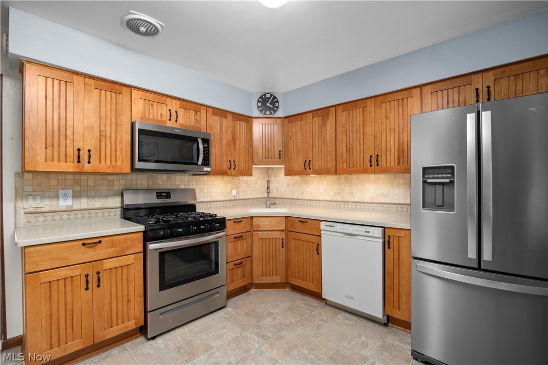 795 Tarry Lane Amherst OH 44001
