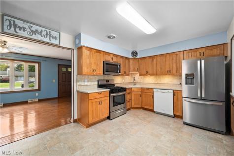 795 Tarry Lane Amherst OH 44001