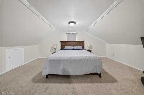 8122 Fernhill Avenue Parma OH 44129