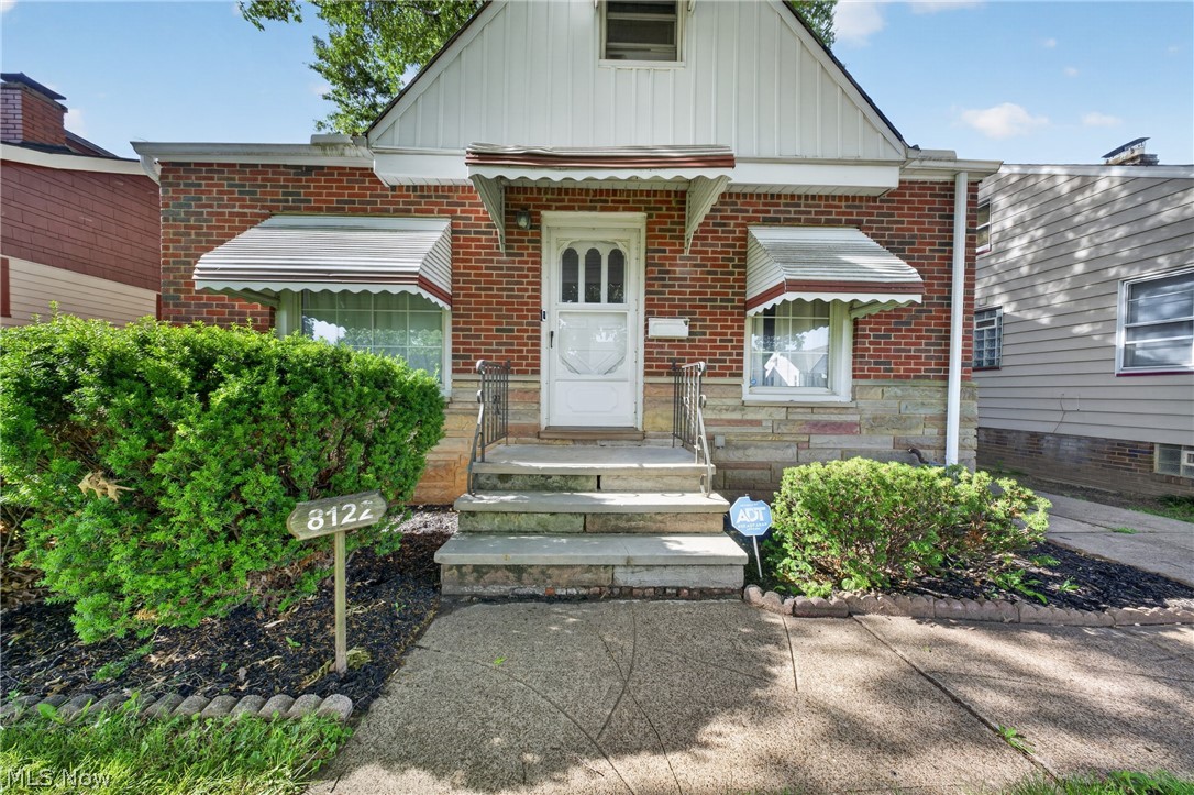8122 Fernhill Avenue Parma OH 44129
