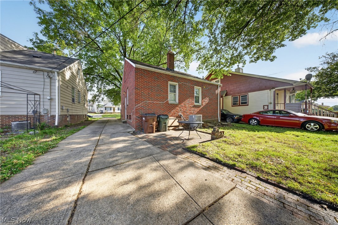 8122 Fernhill Avenue Parma OH 44129