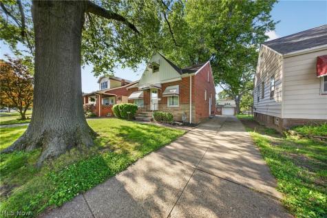 8122 Fernhill Avenue Parma OH 44129