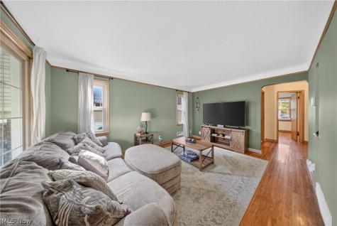 8122 Fernhill Avenue Parma OH 44129