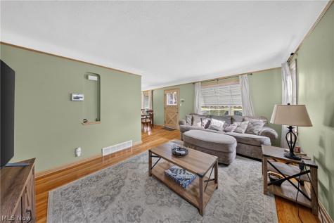 8122 Fernhill Avenue Parma OH 44129