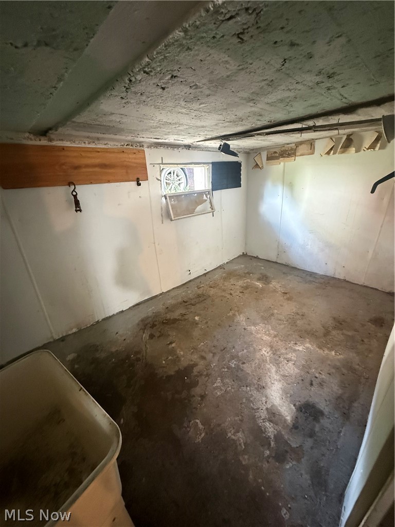 536 Lindell Street Akron OH 44305