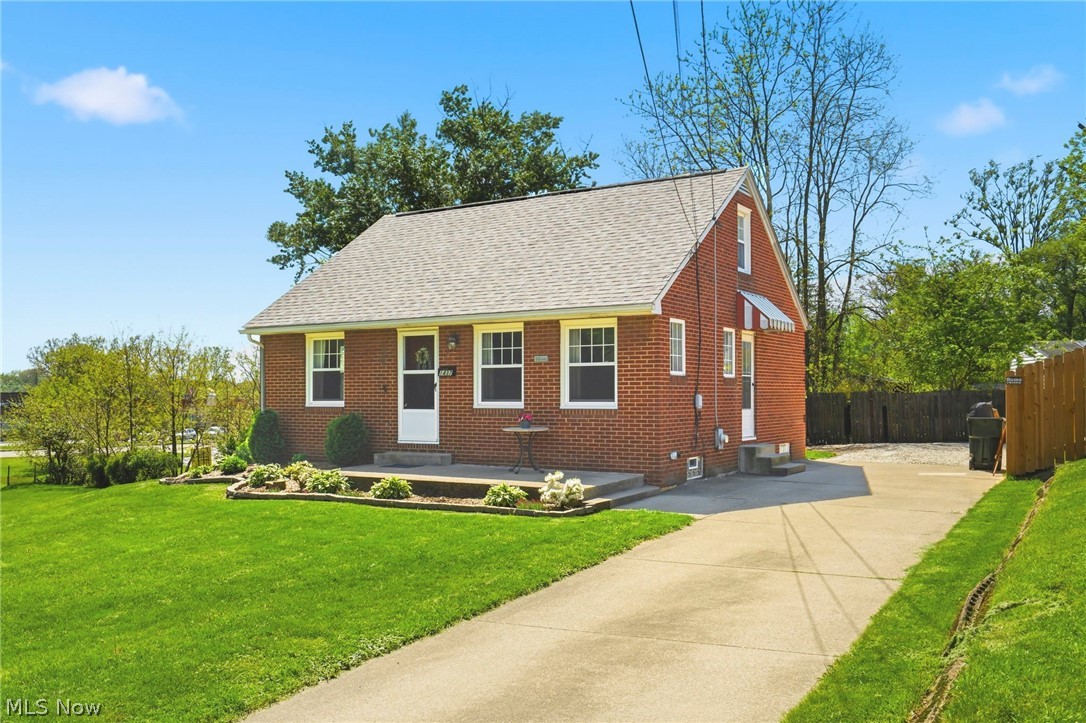 1437 Deville Avenue NW Canton OH 44708