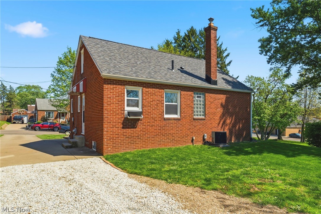 1437 Deville Avenue NW Canton OH 44708
