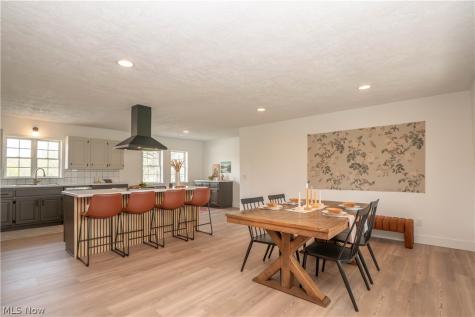 6459 Smith Kramer Street NE Hartville OH 44632