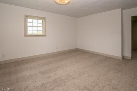 6459 Smith Kramer Street NE Hartville OH 44632