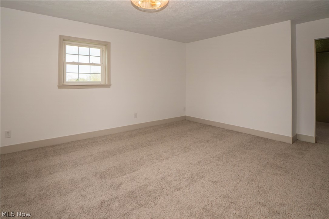 6459 Smith Kramer Street NE Hartville OH 44632