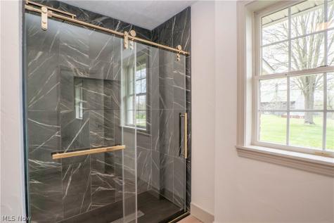 6459 Smith Kramer Street NE Hartville OH 44632