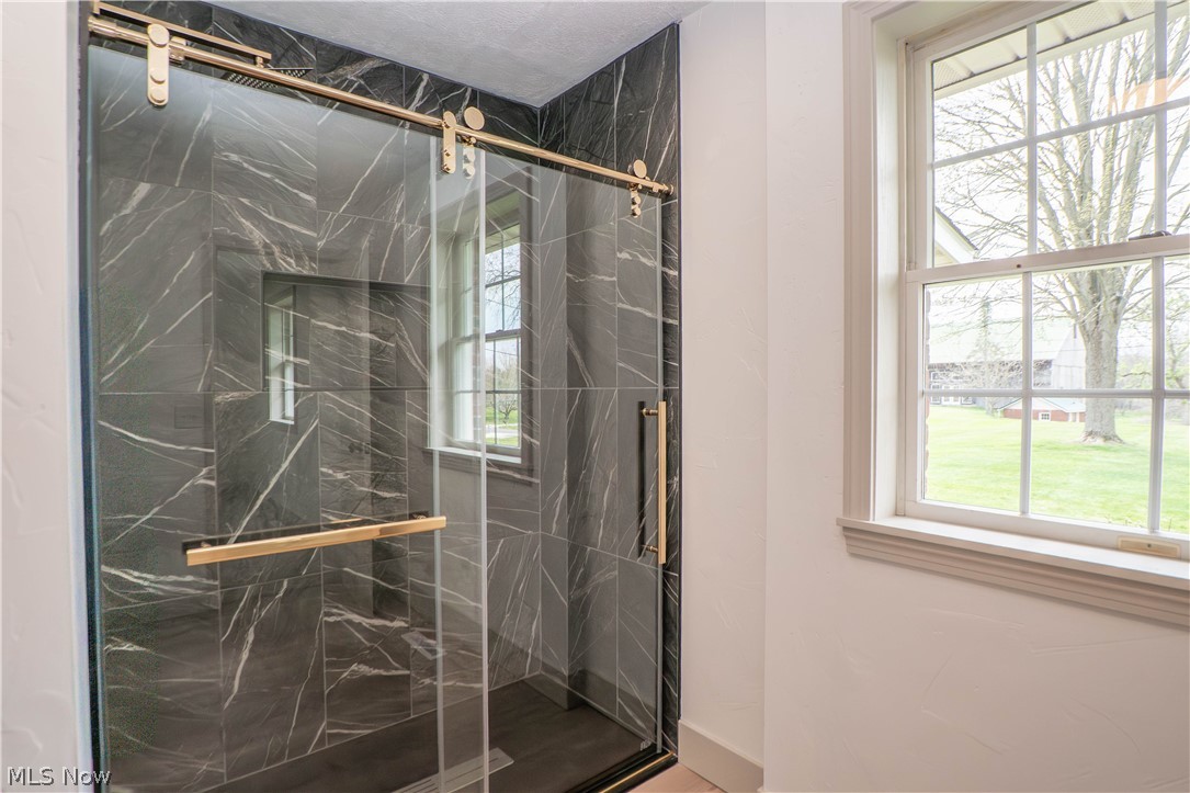 6459 Smith Kramer Street NE Hartville OH 44632