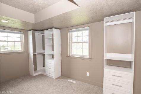 6459 Smith Kramer Street NE Hartville OH 44632