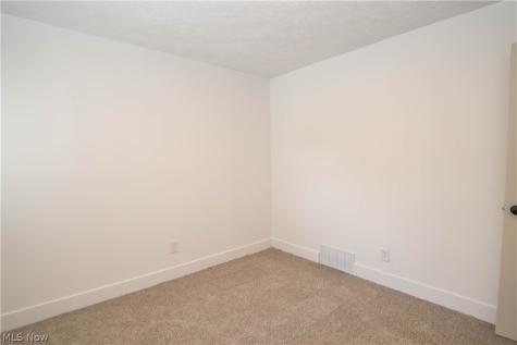 6459 Smith Kramer Street NE Hartville OH 44632