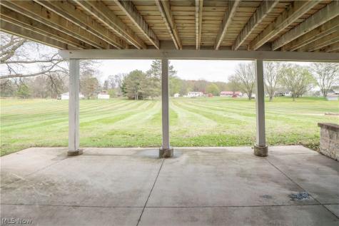 6459 Smith Kramer Street NE Hartville OH 44632