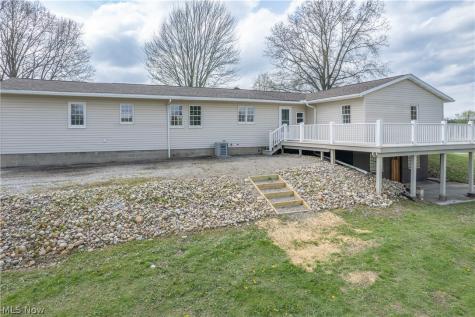 6459 Smith Kramer Street NE Hartville OH 44632