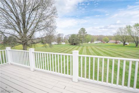 6459 Smith Kramer Street NE Hartville OH 44632
